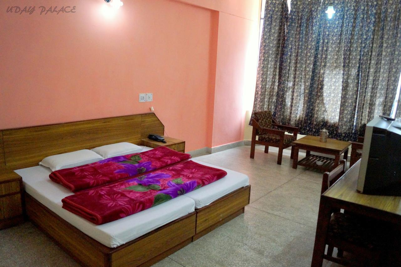 Hotel Uday Palace Pipalkoti エクステリア 写真