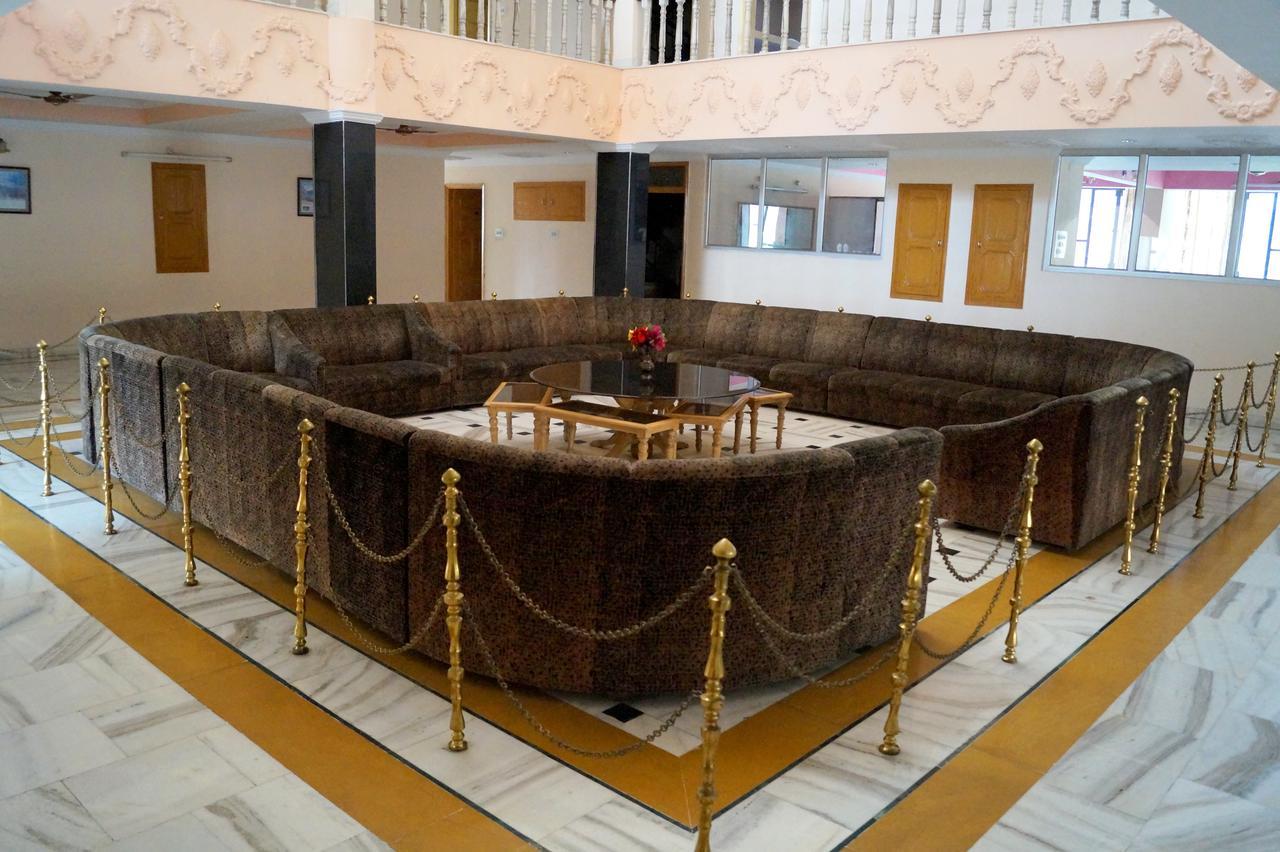 Hotel Uday Palace Pipalkoti エクステリア 写真